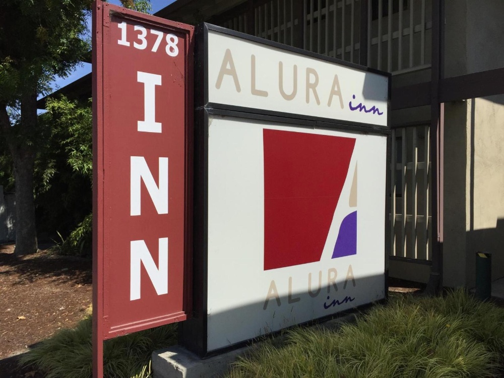Alura Inn Main image